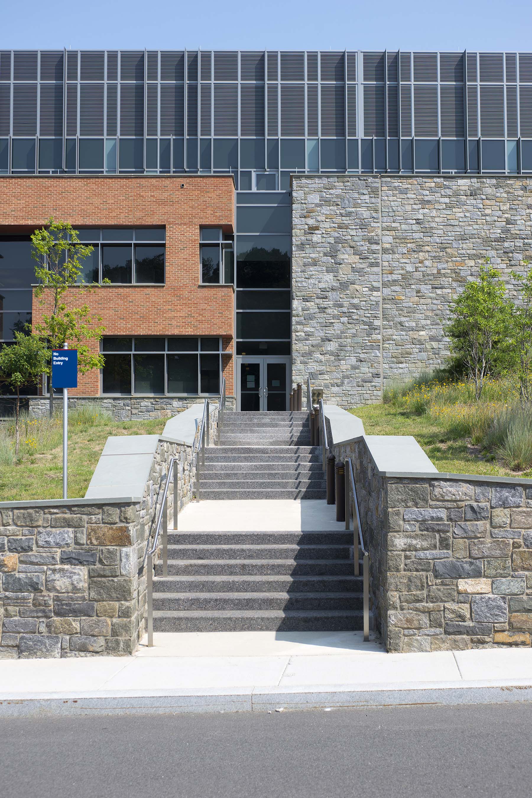 building with natural stone veneer at uscg headquarters