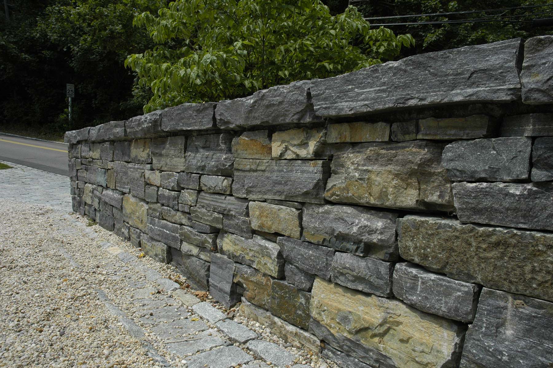 saratoga granite mosaic natural stone retaining wall outside