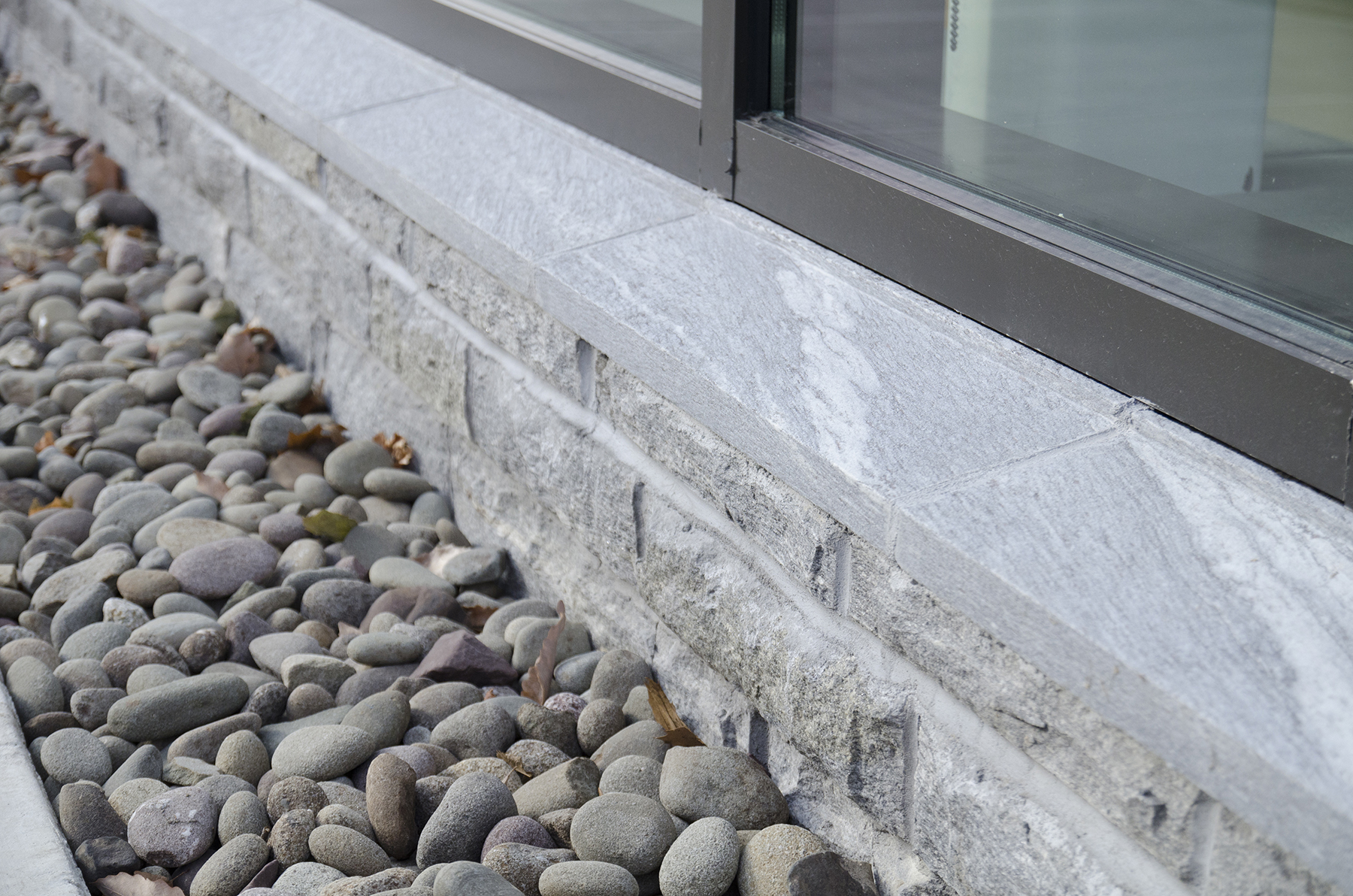 stone ledge with stones in middle